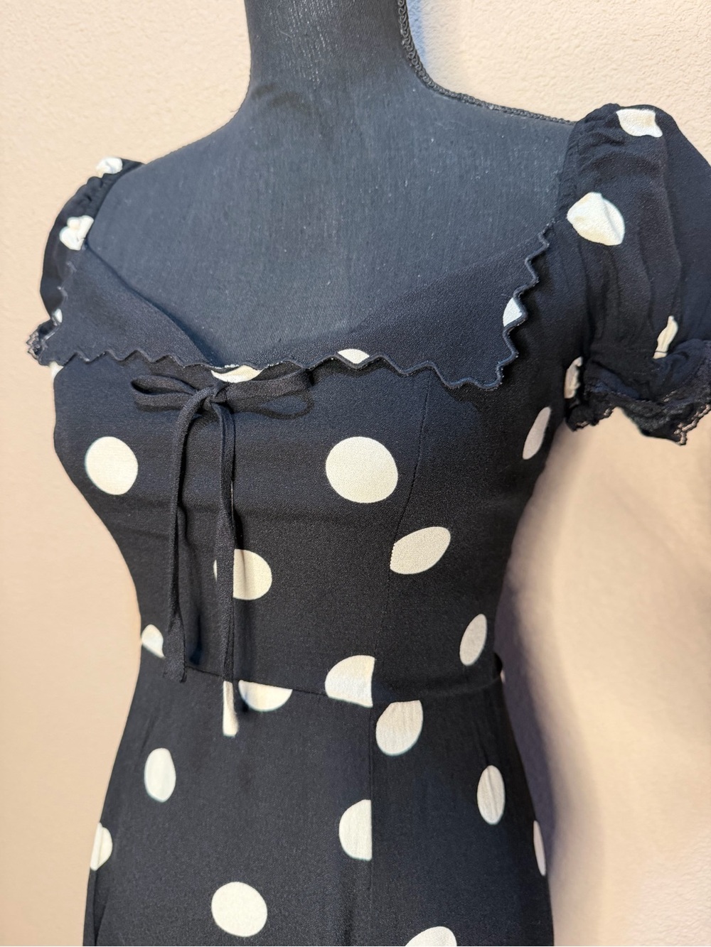 REFORMATION Black Polka Dot Puff-Sleeve Midi Dress SZ. 4 - Picture 4 of 10
